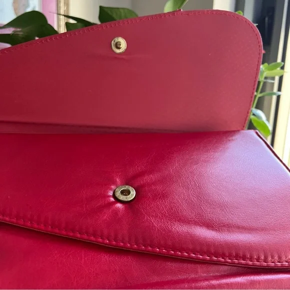 Vintage Red Clutch Bag - Picture 7 of 12